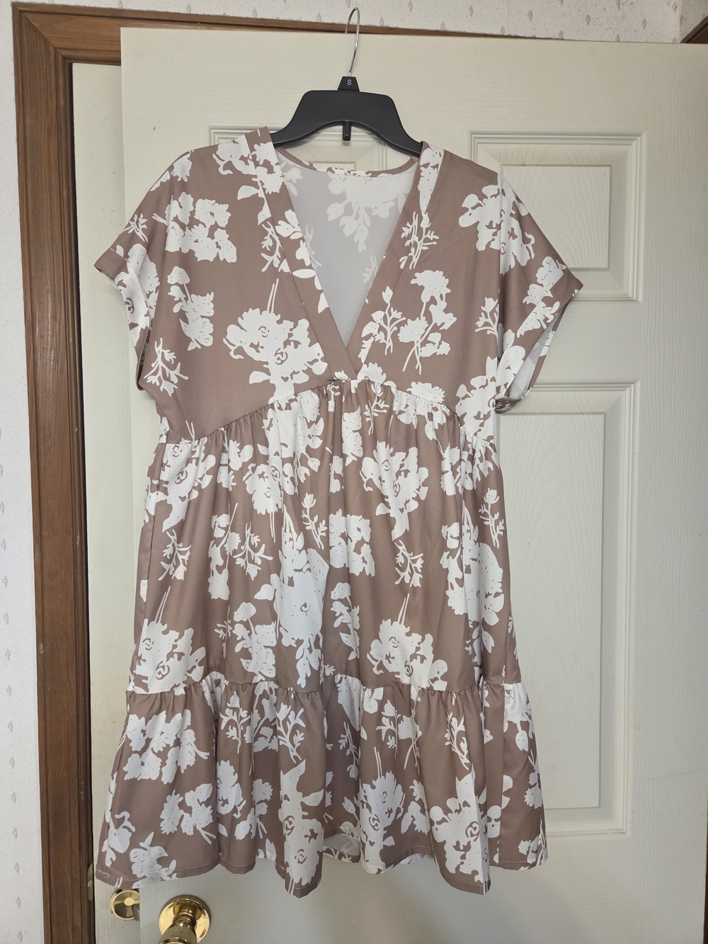 Floral V-Neck Babydoll Dress - Taupe & White